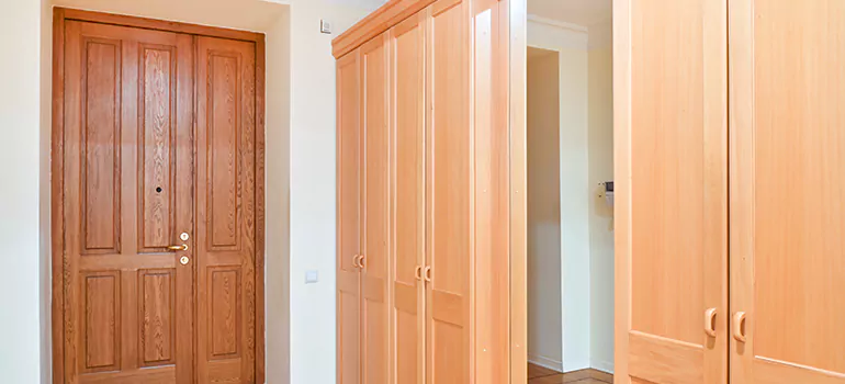 Glass Closet Door Repair in Casselberry, FL