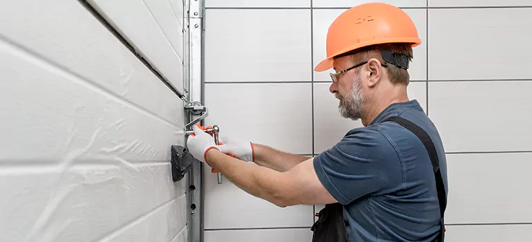 Garage Door Repair in Casselberry