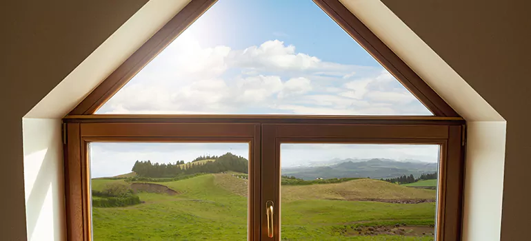 Trapezoid Window Maintenance in Casselberry, FL